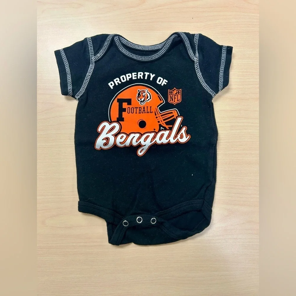 🏈⚾ Cincinnati Bengals & Reds Baby Onesie Bundle – 2 Pieces – Unisex - 0-3 mo 🐯❤️